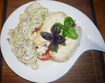 Thymian Hähnbrust an Gurkensalat 002.jpg
